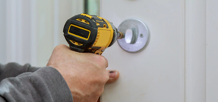Street Locksmith For Smart Lock Repair in Los Alamitos, CA