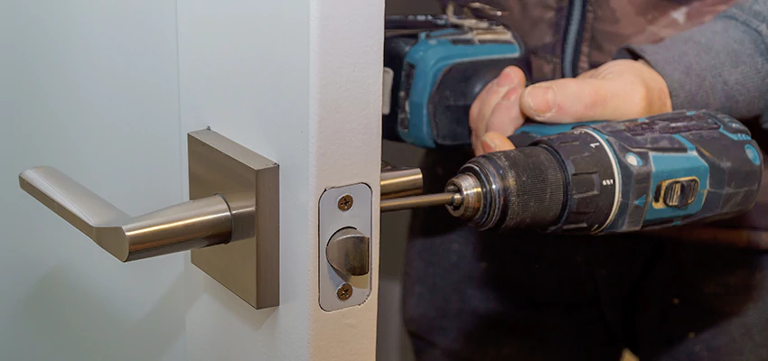 Broken Door Handle Lock Repair in Los Alamitos, California